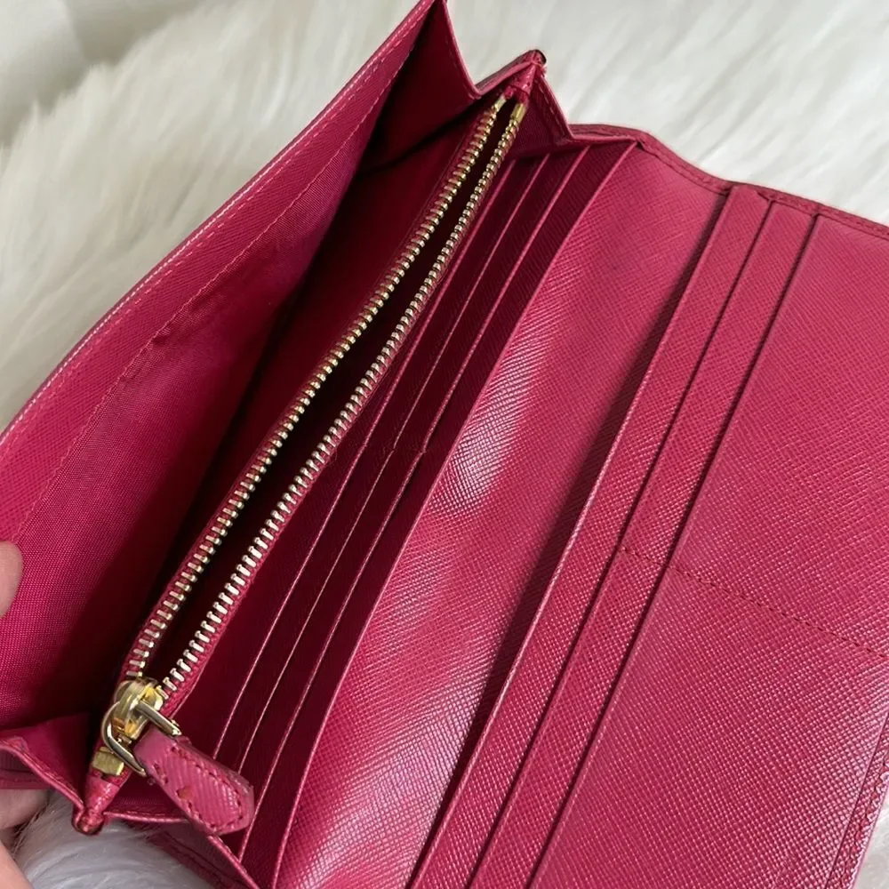 💯Authentic Prada Safiano Long Wallet 🍀
